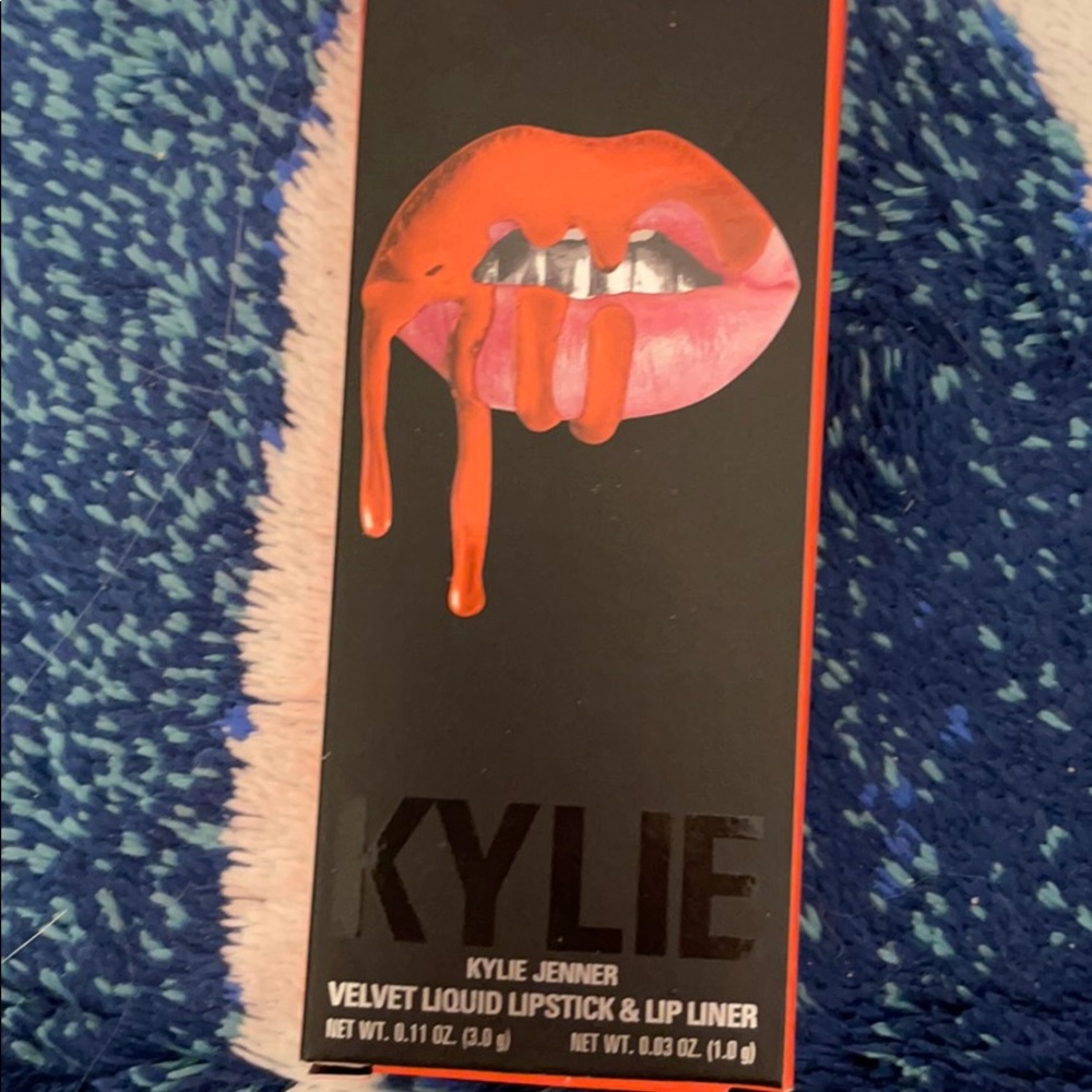 Kylie velvet liquid and lip liner